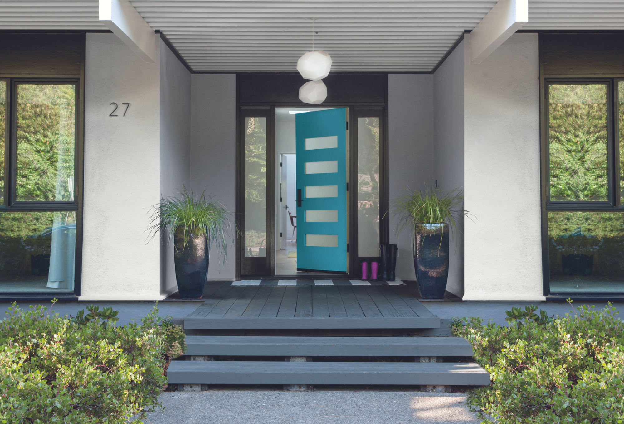 Prep Your Home for Summer with Benjamin Moore Exterior Paints